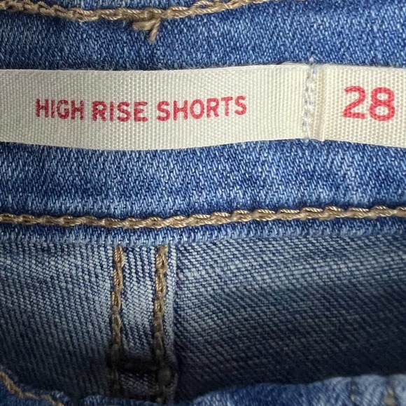 Levi’s high rise distressed shorts - Picture 5 of 11